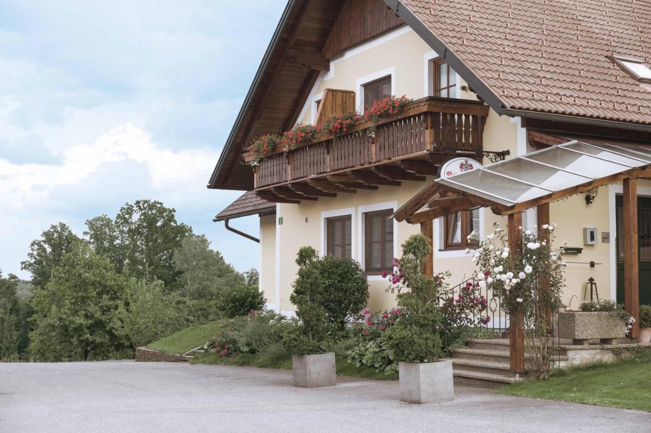 Landhof Lazarus Otel Mooskirchen Dış mekan fotoğraf